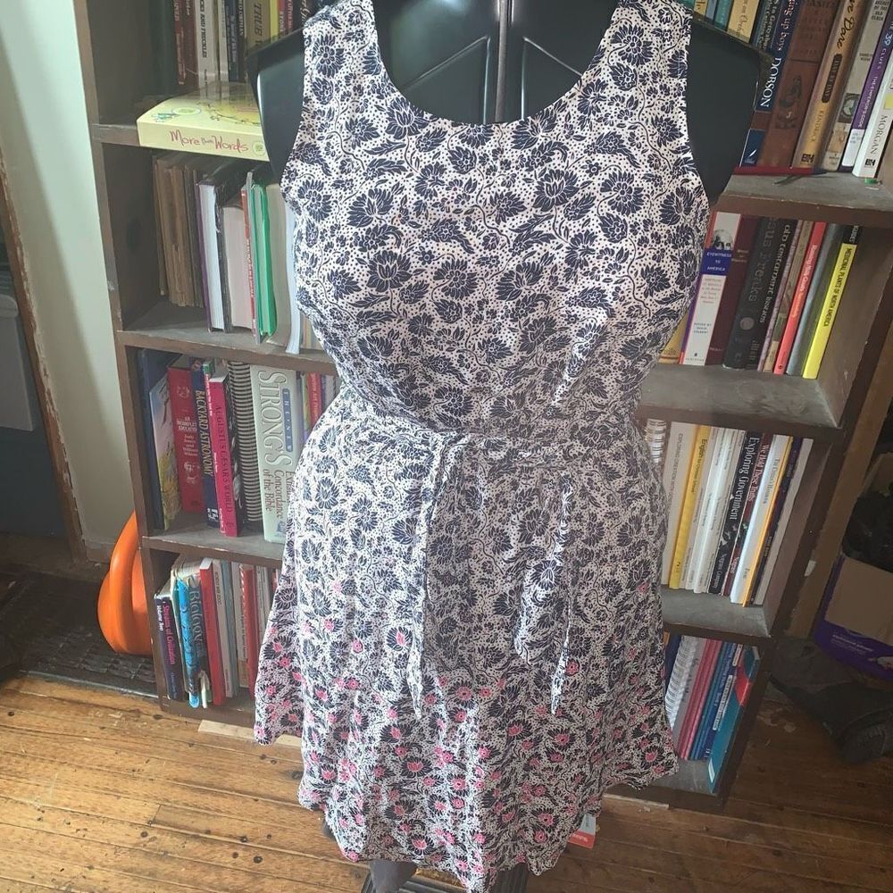 Gap retro floral ruffled dipped hem M sleeveless sundress
